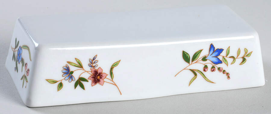 Versailles (Scalloped) Lid for 1/4 Lb Butter by BIA Cordon Bleu-1