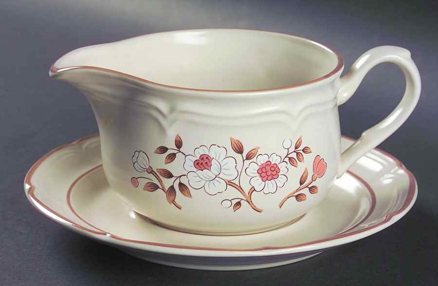 Idlewild Gravy Boat & Underplate by Covington Edition-1
