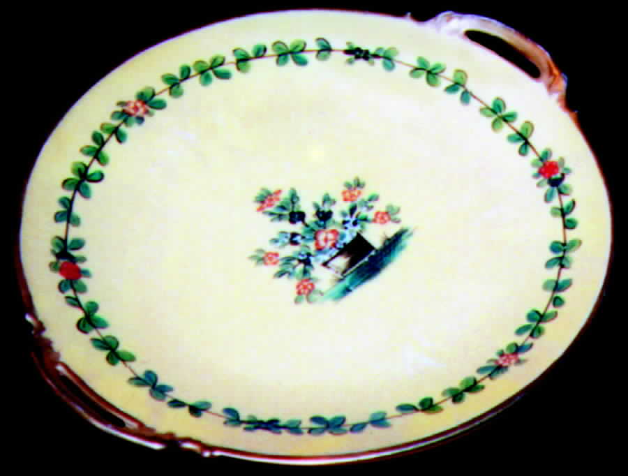 COF4 Handled Cake Plate by Coiffe-1
