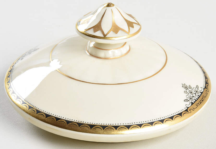Berkeley Square Lid for Teapot by Community-1