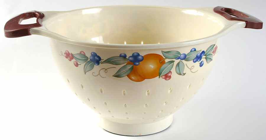 Abundance (Corelle) Plastic Colander by Corning Corelle-1