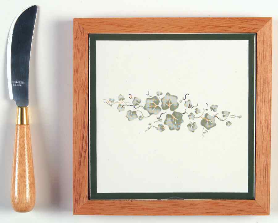 Callaway (Corelle) Wood Frame Trivet with Cheese Spreader by Corning Corelle-1