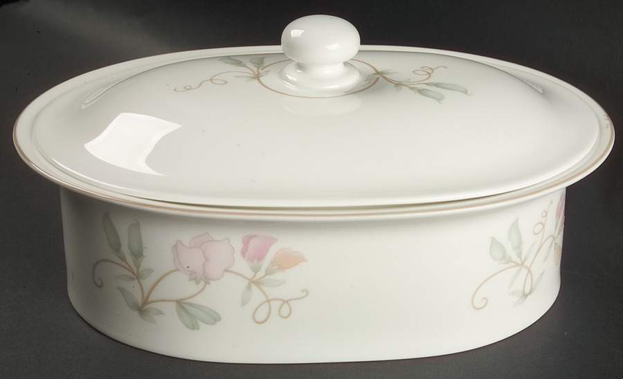 Carmel 1.75 Quart Oval Covered Casserole by Corning Corelle-1