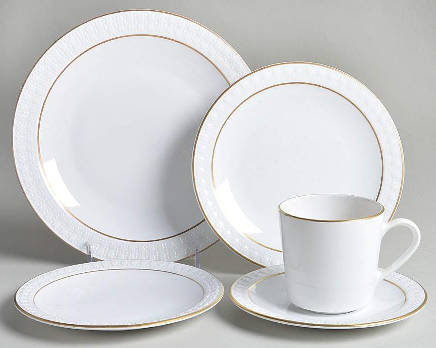 Sculptured Rim (Gold Trim, Pyroceram, Centura) 5 Piece Place Setting by Corning Corelle-1