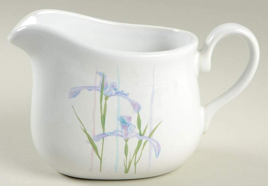 Shadow Iris (Corelle) Gravy Boat by Corning Corelle-1