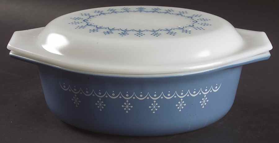 Snowflake Blue (Corelle) 1.5 Quart Oval Covered Casserole by Corning Corelle-1