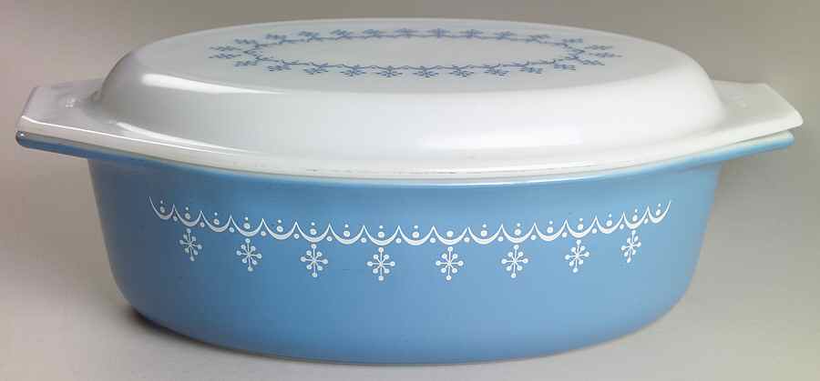 Snowflake Blue (Corelle) 2.5 Quart Oval Covered Casserole by Corning Corelle-1