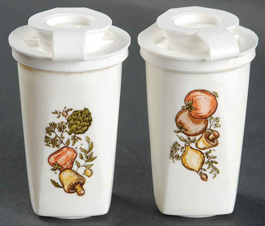 Spice of Life (Centura) Plastic Salt & Pepper Set by Corning Corelle-1