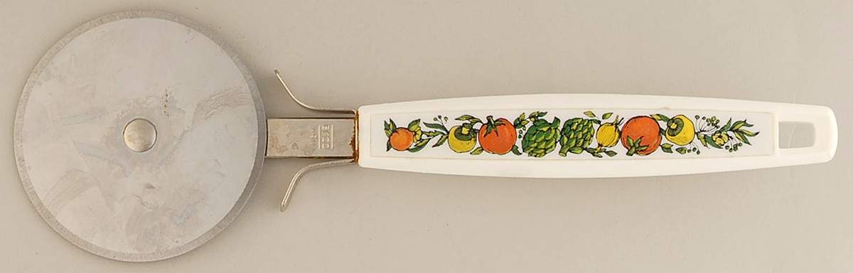 Spice of Life (Centura) Plastic Pizza Cutter by Corning Corelle-1