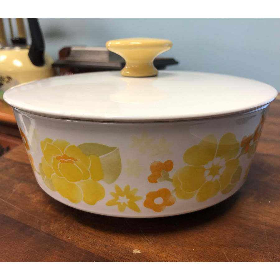 Summerhill 1.5 Qt Round Covered Casserole by Corning Corelle-1