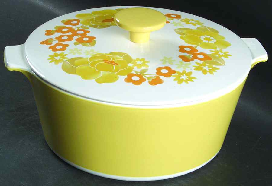 Summerhill 2.5 Qt Round Covered Casserole by Corning Corelle-1