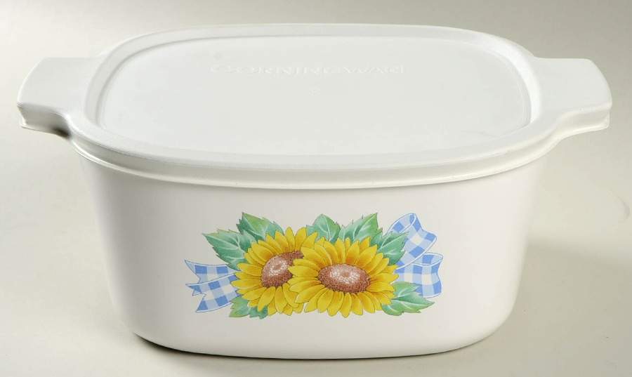 Sunsations (Corelle) 3 Quart Square Casserole with Lid by Corning Corelle-1
