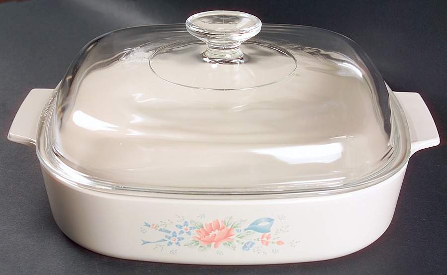 Symphony (Corelle) 2.5 Quart Square Casserole with Lid by Corning Corelle-1