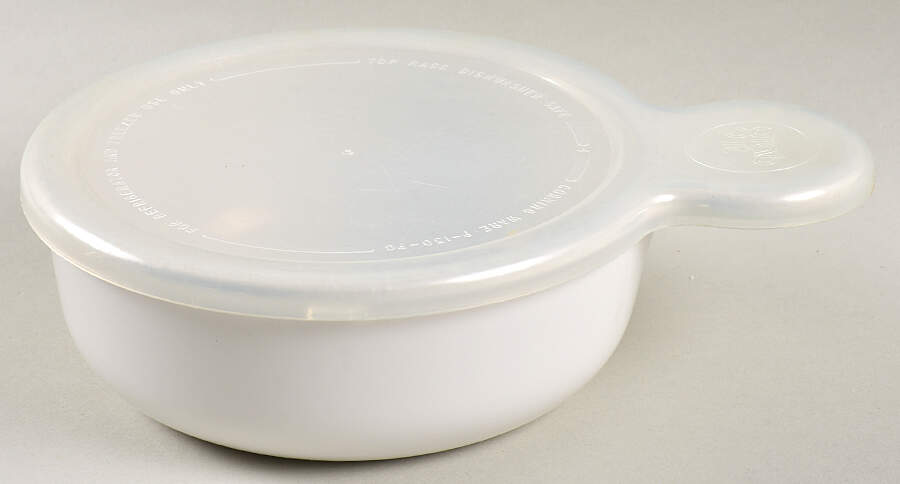 White Coupe Grab-It & Plastic Lid by Corning Corelle-1