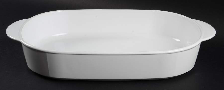 White Coupe 13" Oval Baker by Corning Corelle-1