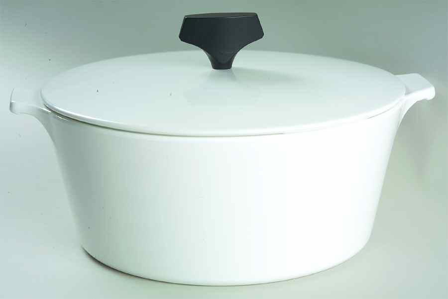 White Coupe Server-Buffet/With Lid-2.5 Qt. by Corning Corelle-1