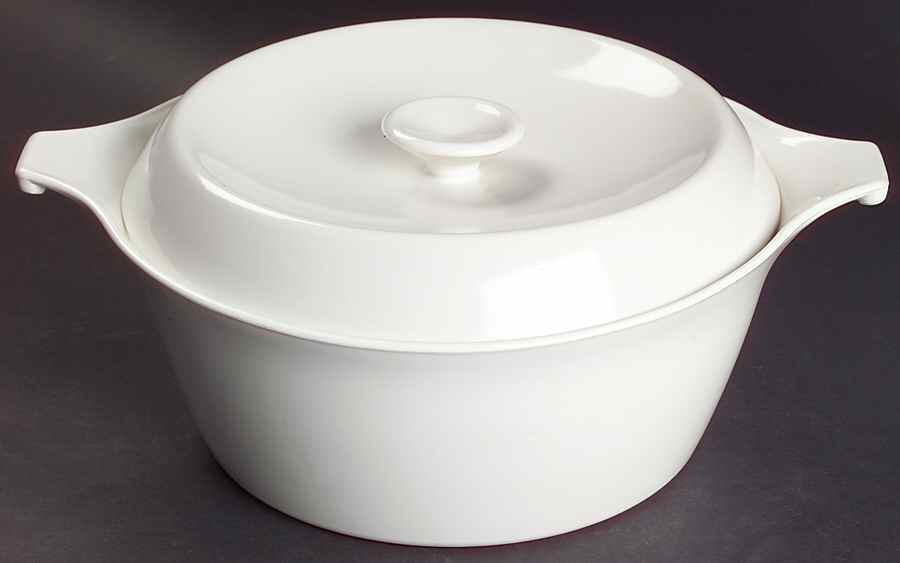 White Coupe 2 Qt Saucepan & Lid by Corning Corelle-1