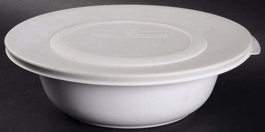 White Flora 1.50 Qt Round Covered Casserole with Plastic Lid by Corning Corelle-1