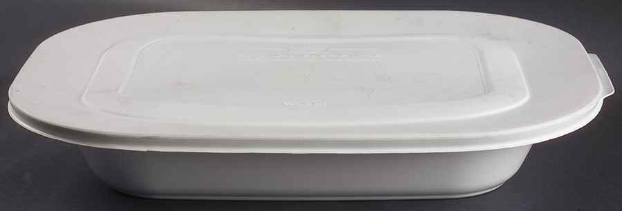 White Flora 15" Rectangular Baker W/Plastic Lid by Corning Corelle-1