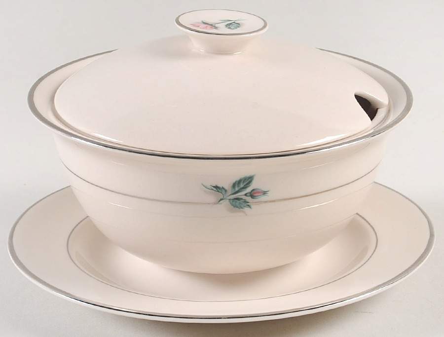 Sweetheart Rose Gravy Boat w/Attached Underplate & Lid by Colonial Silver -1