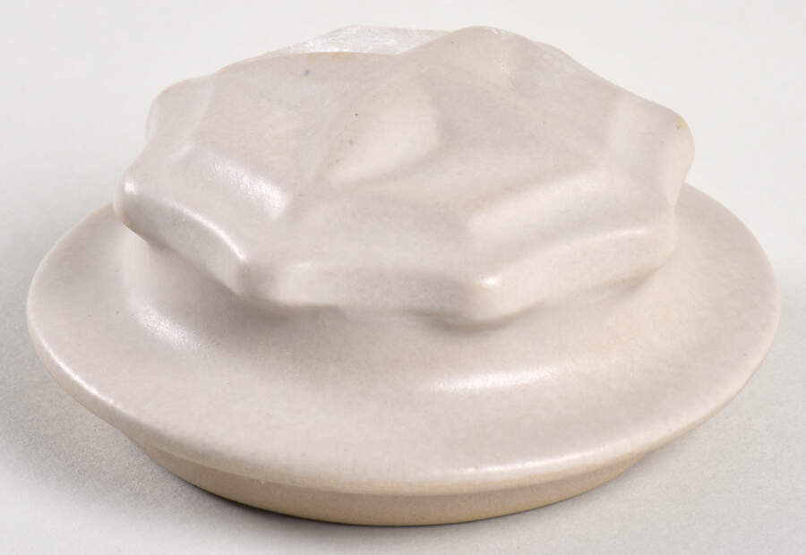 Country Harvest Lid for Medium Canister by Chatham Potters -1