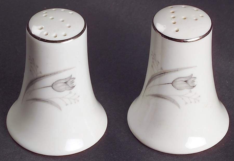 Royal Elegance Salt & Pepper Set by Creative-1