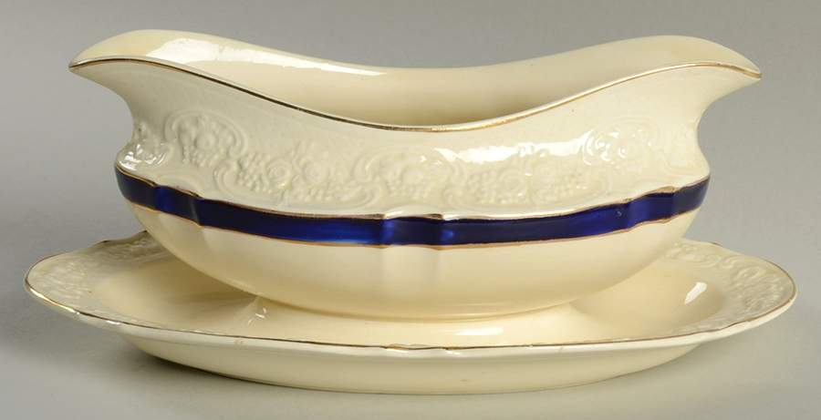 4493 Gravy Boat with Attached Underplate by Crown Ducal-1