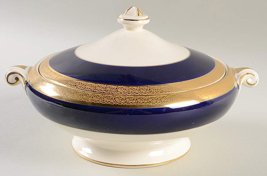 4934 Round Covered Vegetable by Crown Ducal-1