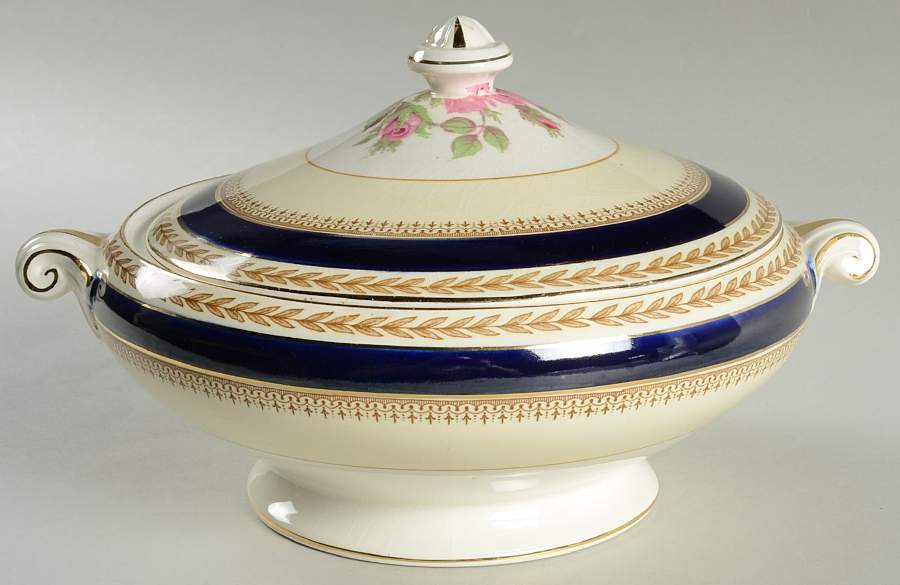 5478 Round Covered Vegetable by Crown Ducal-1