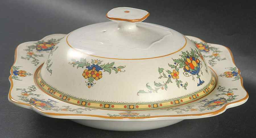 A1476 (Round, Scalloped) Round Covered Butter by Crown Ducal-1
