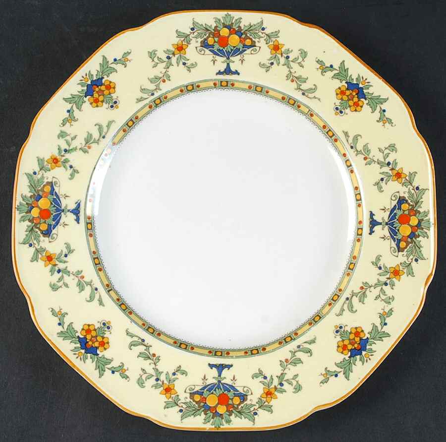 A1476 (Round, Scalloped) Luncheon Plate by Crown Ducal-1