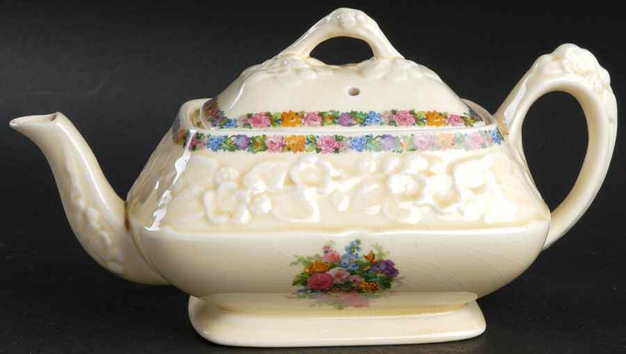 Charm Mini Teapot & Lid by Crown Ducal-1