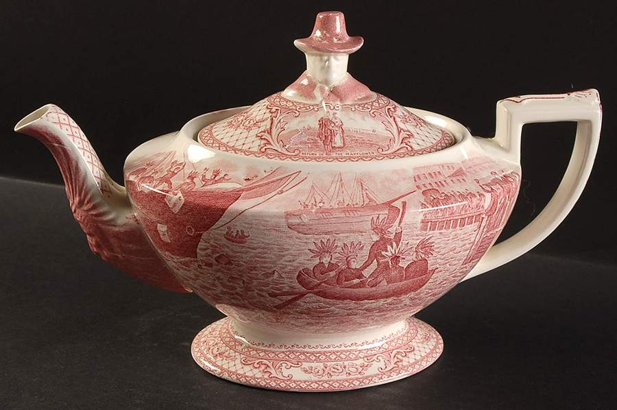 Colonial Times Pink (Scalloped) Teapot & Lid by Crown Ducal-1
