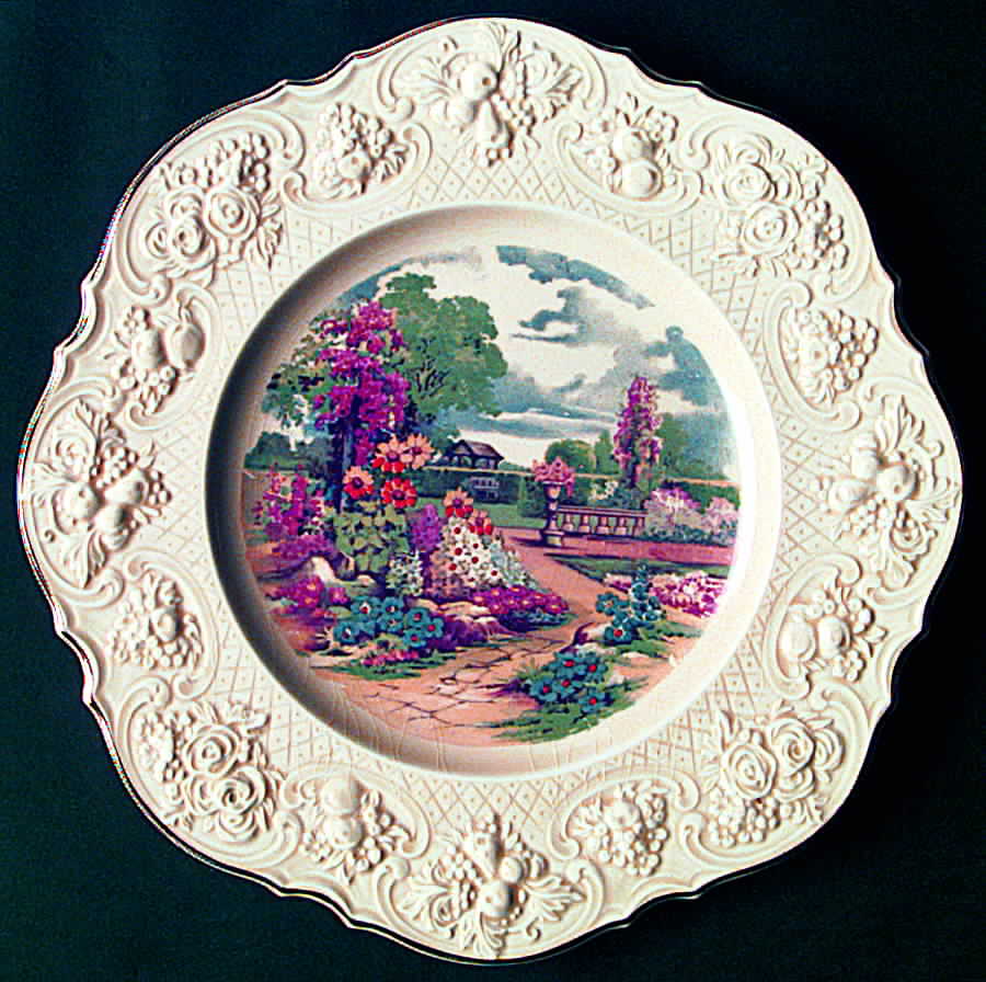 CRD32 Dinner Plate by Crown Ducal-1