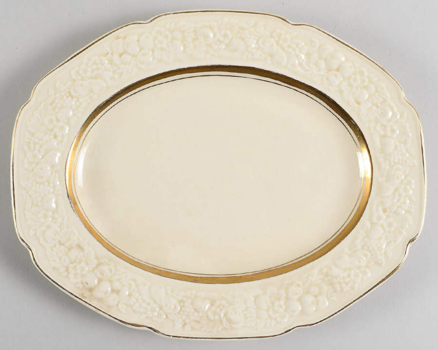 2057 10" Oval Serving Platter by Crown Ducal-1