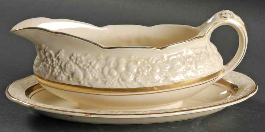 2057 Gravy Boat & Underplate by Crown Ducal-1