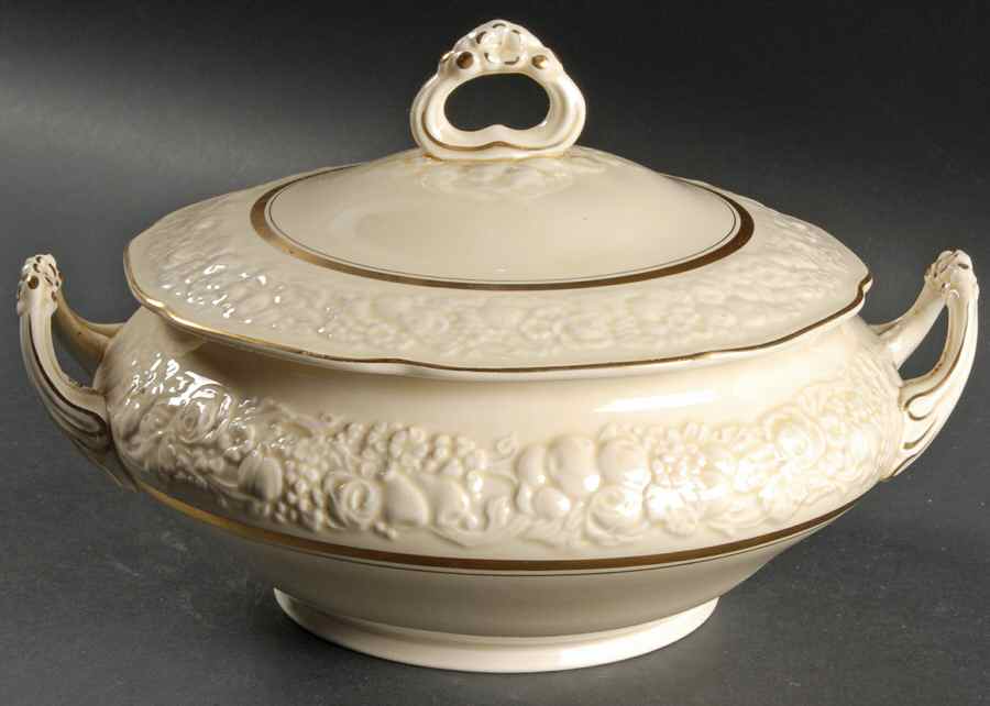 2057 Round Covered Vegetable by Crown Ducal-1