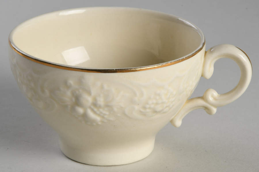 CRD40 Footed Cup by Crown Ducal-1