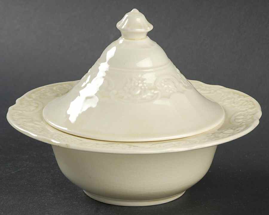 CRD6 Sugar Bowl & Lid by Crown Ducal-1