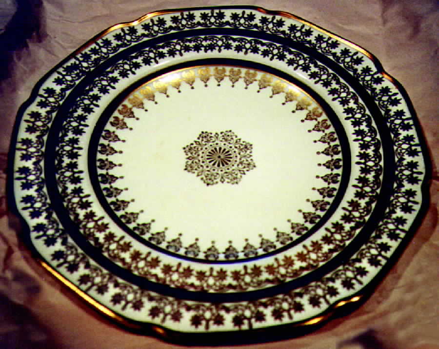 CRD82 Dinner Plate by Crown Ducal-1
