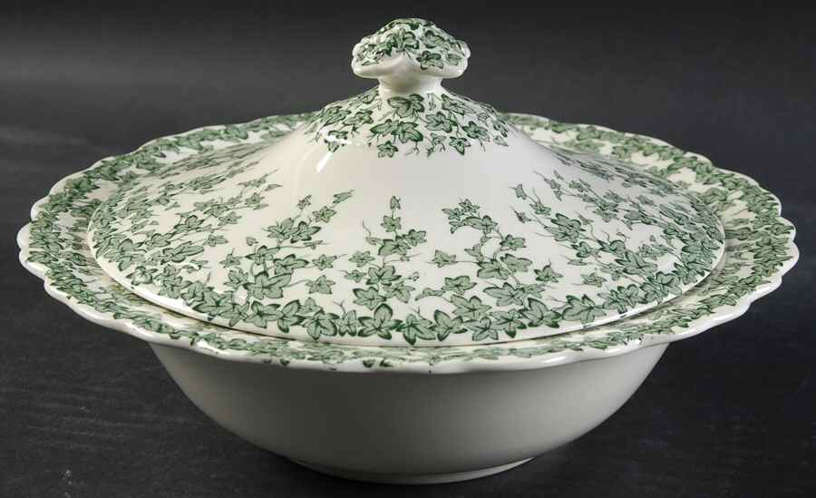Early English Ivy Green Round Covered Vegetable by Crown Ducal-1