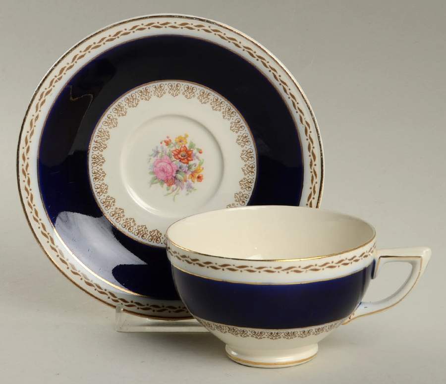 Empress Footed Cup & Saucer Set by Crown Ducal-1