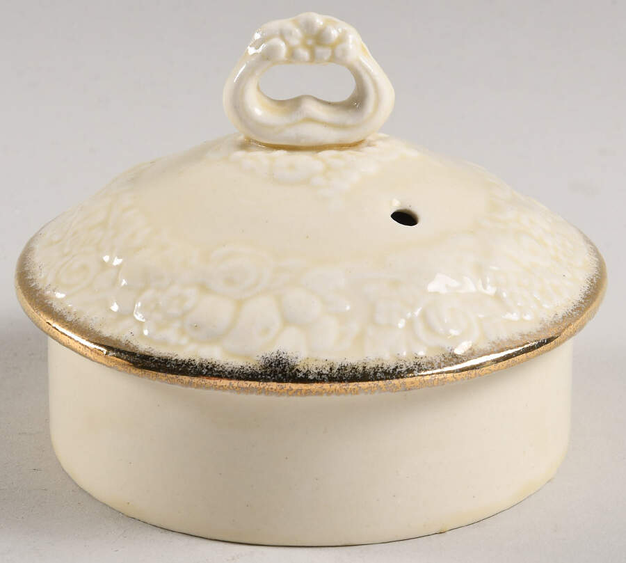 Picardy Lid for Teapot by Crown Ducal-1
