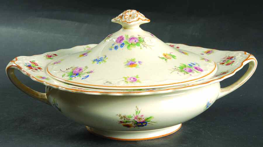 Pinafore Round Covered Vegetable by Crown Ducal-1