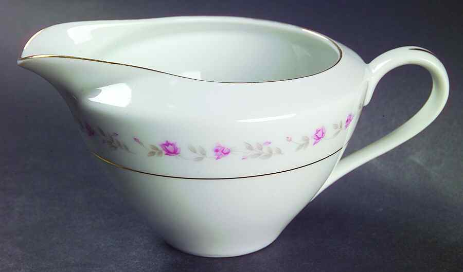 Wreath Creamer by Crest Wood-1