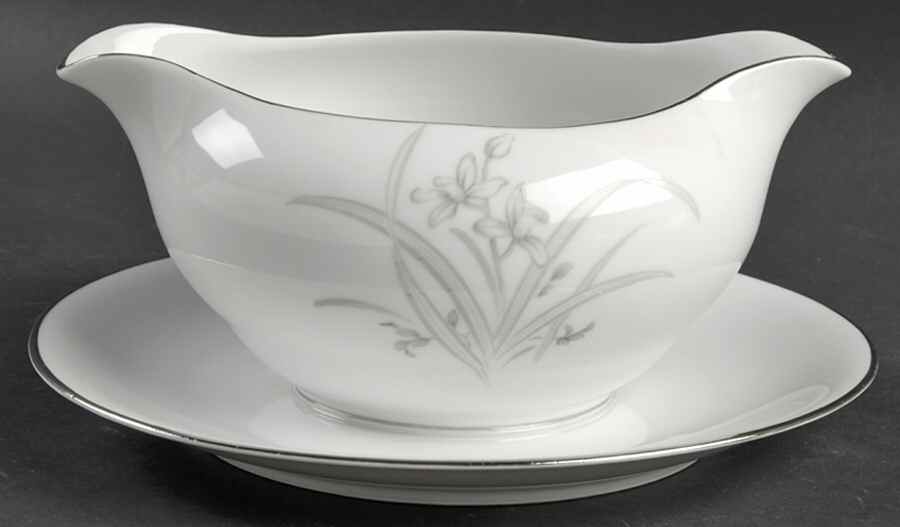 Brigadoon Gravy Boat with Attached Underplate by Craftsman (Japan)-1