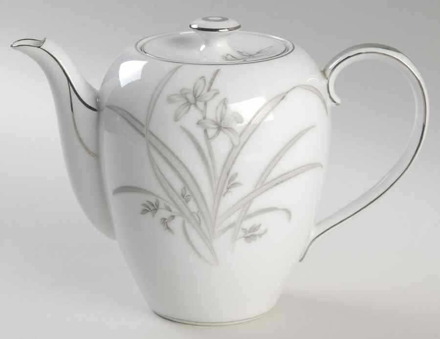 Brigadoon Teapot & Lid by Craftsman (Japan)-1