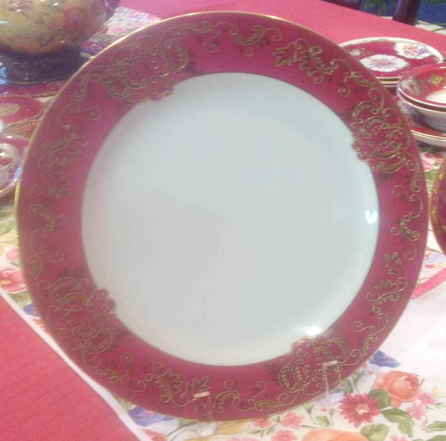 Coronation (All Magenta, Gold) Dinner Plate by Craftsman (Japan)-1
