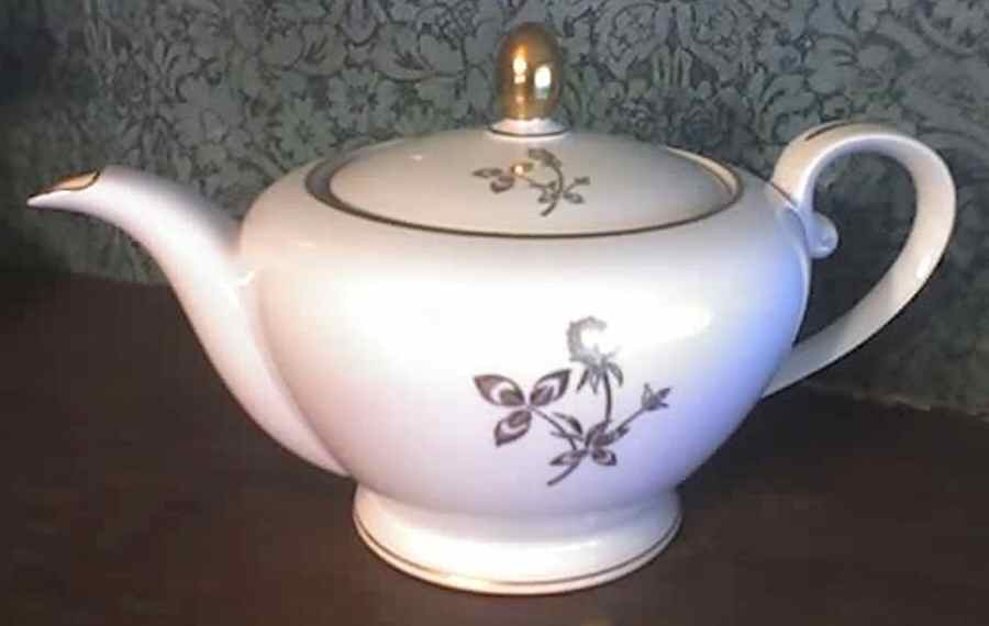 Goodyears Teapot & Lid by Craftsman (Japan)-1