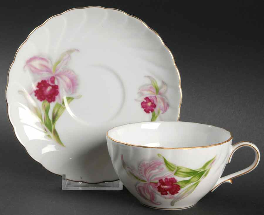 Orchid Flat Cup & Saucer Set by Craftsman (Japan)-1